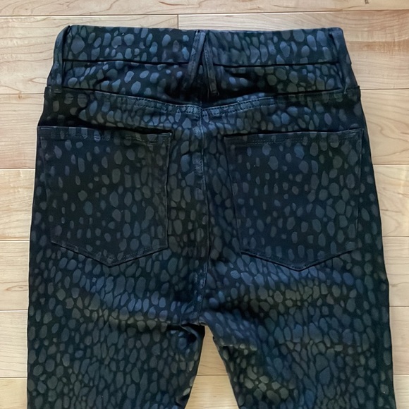 Good American Black Leopard Jeans - Picture 5 of 5